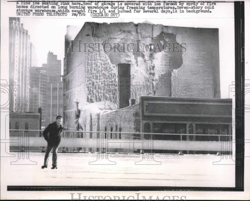 1958 Press Photo Roof of garage covered in ice formed by spray of fire hoses. - Historic Images