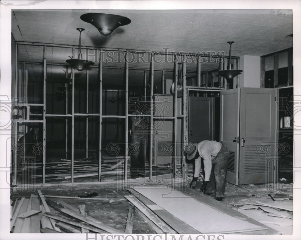 1954 Press Photo Workmen Put Up Walls For HEW Building For VOA - nec34408-Historic Images