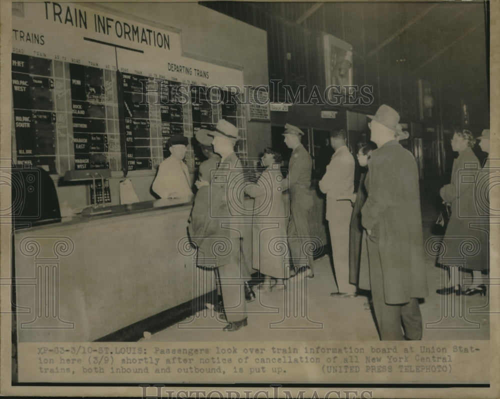 1952 Press Photo St Louis, Mo NYC Central trains cancelled due to strike - Historic Images