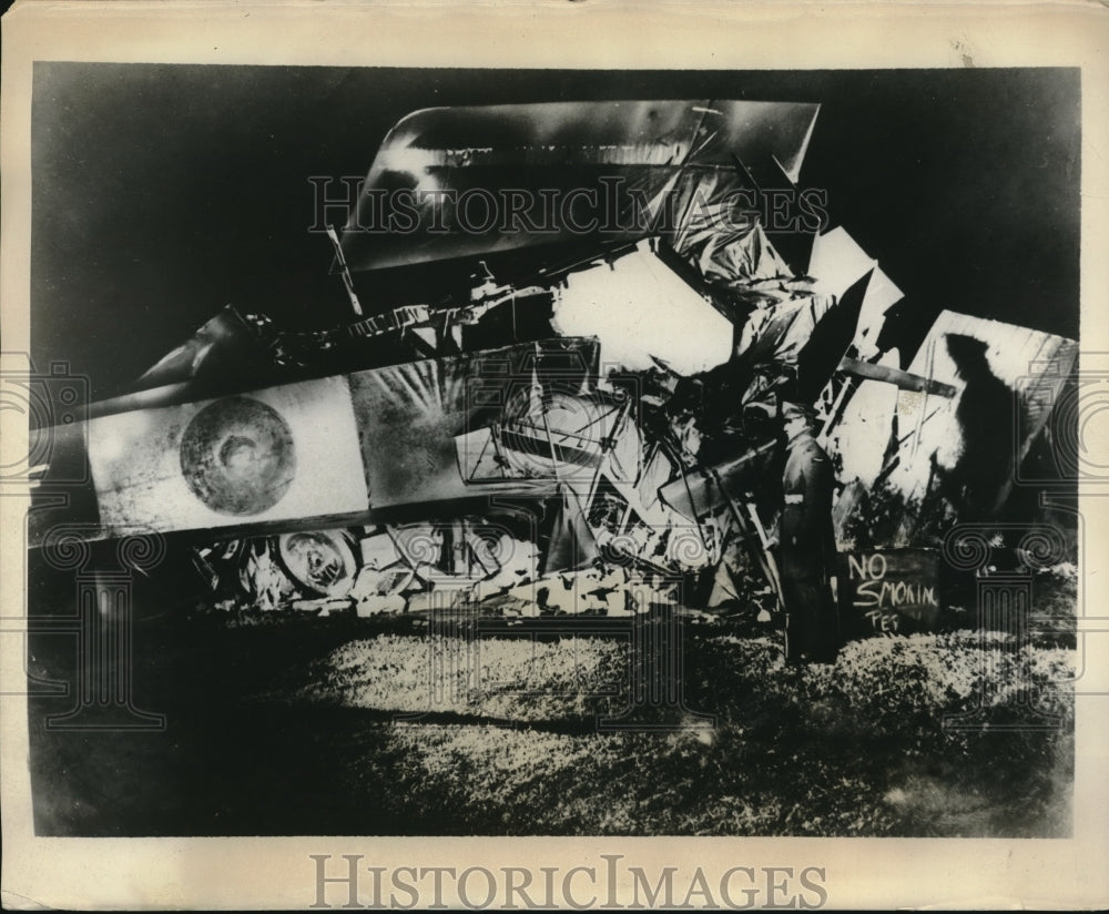 1931 plane crash at British Air Force aerodome near Winchester, - Historic Images