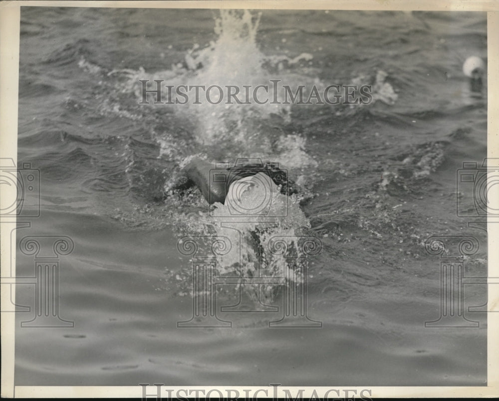 1935 Press Photo Swimming - Historic Images