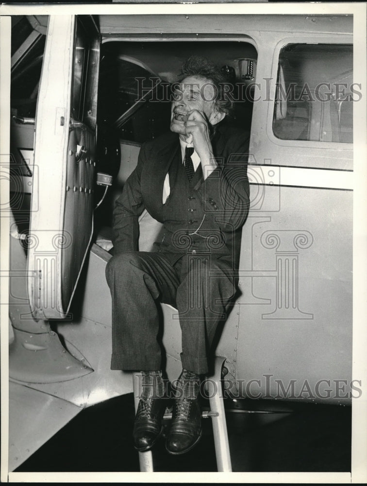 1937 Bernarr MacFadden arrives in Miami Florida - Historic Images