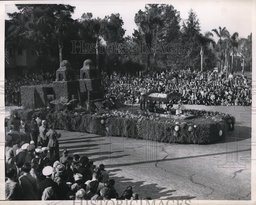 1946 Press Photo Pasadena Tournament Of Roses Parade Republic Of Mexico Float-Historic Images