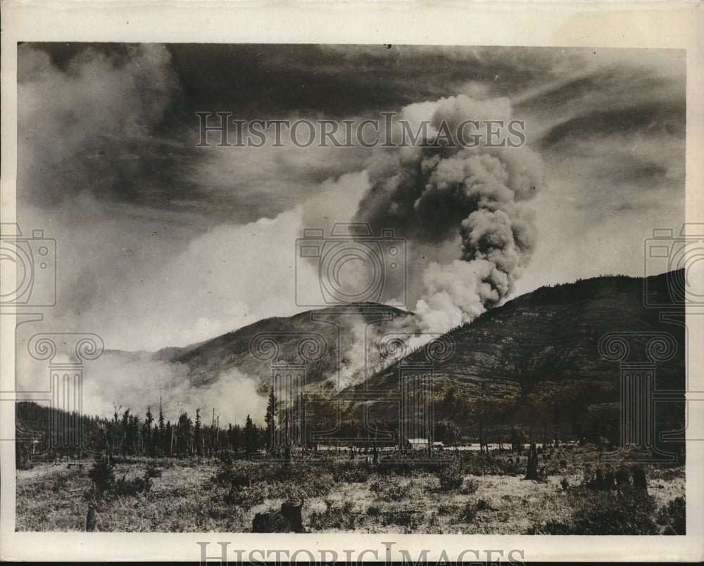 1931 Press Photo Forest fire blazes in Montana - Historic Images