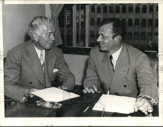 1938 Press Photo 1 million dollar law suit by Natl Assoc of Industrial Ins Agent - Historic Images