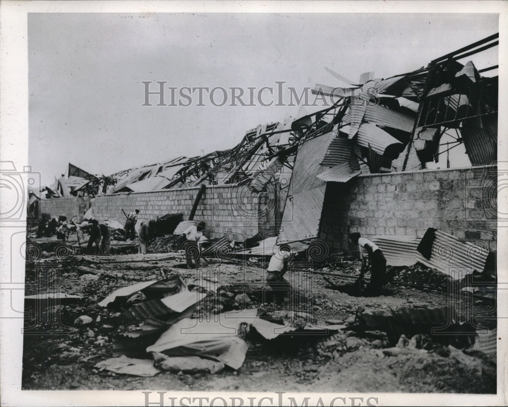1947 Press Photo Search Parties Dig Through Debris Of Blast In Brest France - Historic Images
