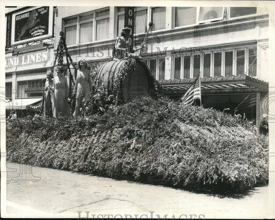 1934 St. Helena in the heart of the Redwood Empire.-Historic Images