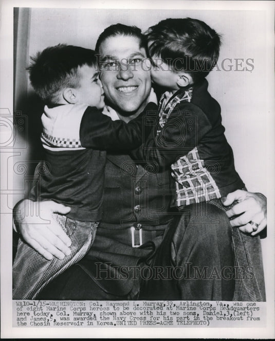 1952 Press Photo Raymond L. Murray decorated at Marine Corps Headquarters.-Historic Images