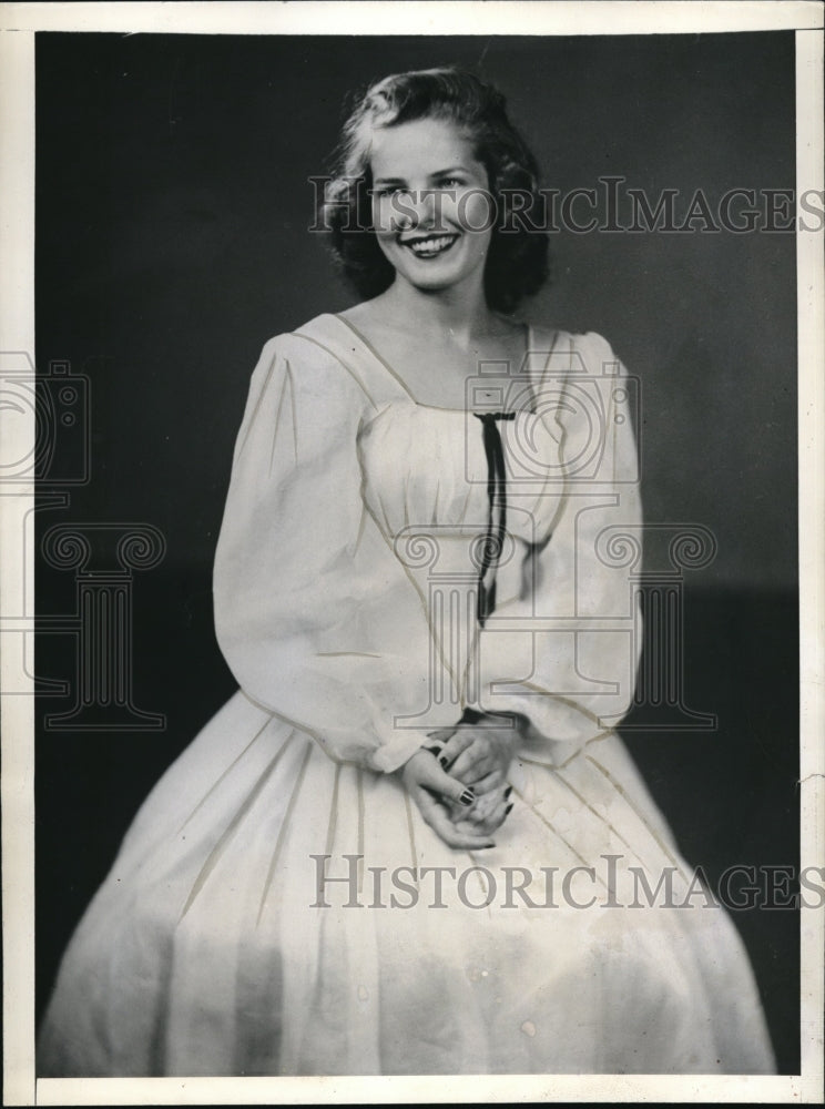 1941 Press Photo Jaqueline McWinn named Queen of Rockingham Turkey Festival - Historic Images