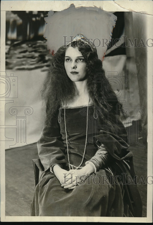 1929 Rehearsal for annual costume ball by students of Philadelphia-Historic Images