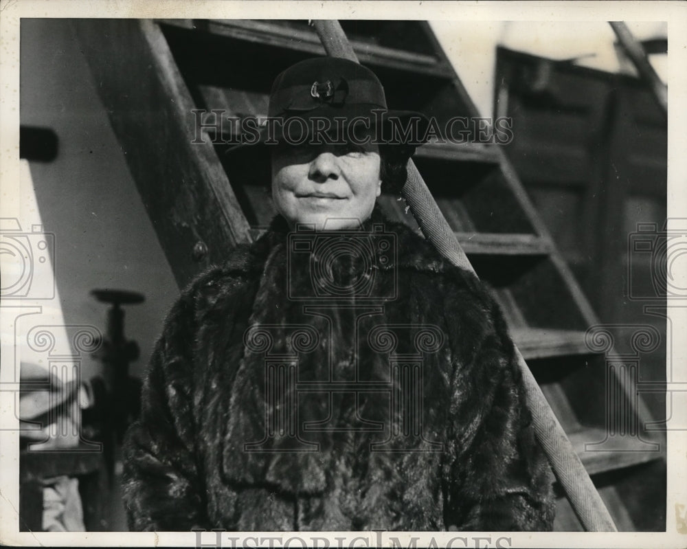 1935 Press Photo Miss Sarah ambaugh arrives in New York City on S.S.Washington - Historic Images