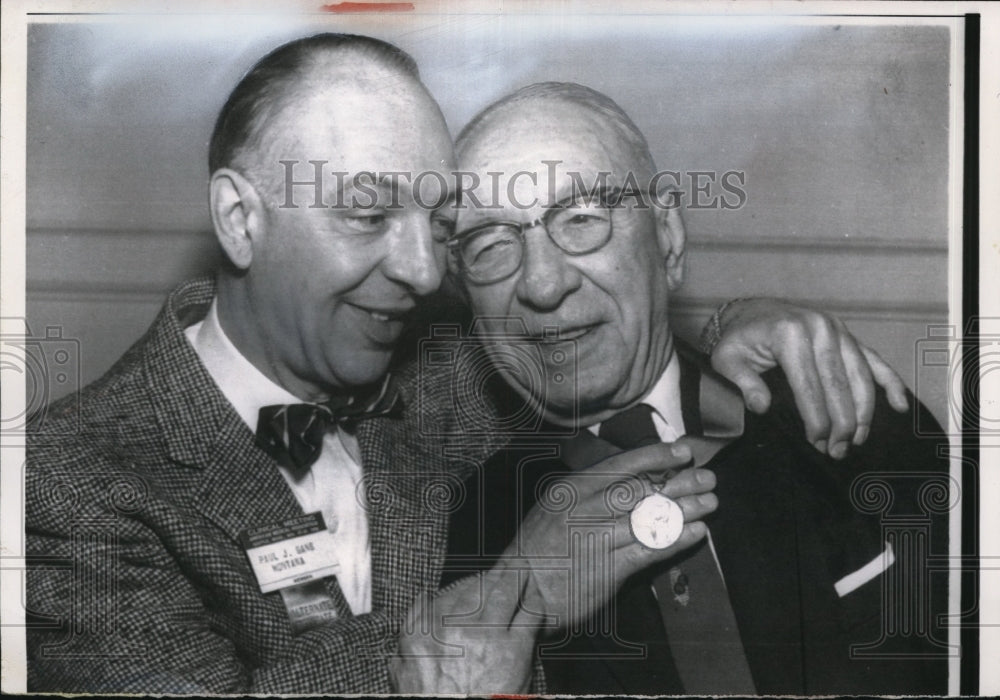 1956 Press Photo Seattle, Wash, Dr Paul Gans GP of Year award &amp; Dr Ed Gans - Historic Images