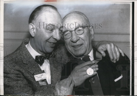 1956 Press Photo Seattle, Wash, Dr Paul Gans GP of Year award & Dr Ed Gans - Historic Images
