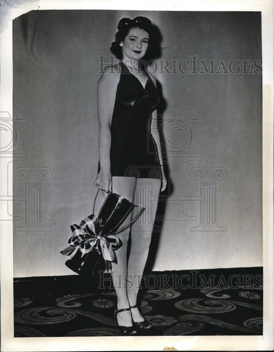 1941 Brooklyn, NY Vivian Nicholas "Queen  of the Americas"-Historic Images