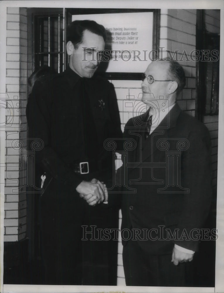 1934 Press Photo Sidney Graves &amp; Deputy Sheriff Jack Campbell, bribery case - Historic Images