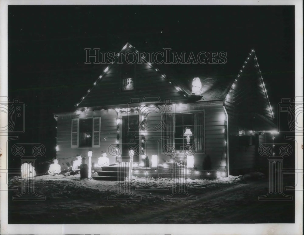 1955 Press Photo Home of Andrew Lukoso 5156 West 8th Street Brooklyn Hts. - Historic Images