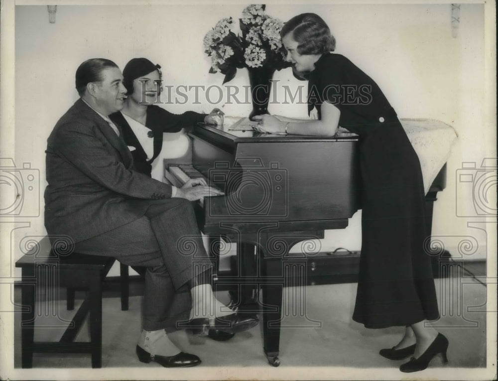 1932 Mr. and Mrs Norton Downey seated at Piano-Historic Images