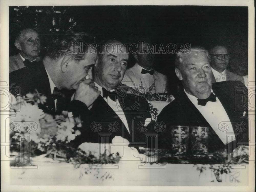 1954 Press Photo Dinner Chairman Daniel Mahoney Speaks - nec36511 - Historic Images