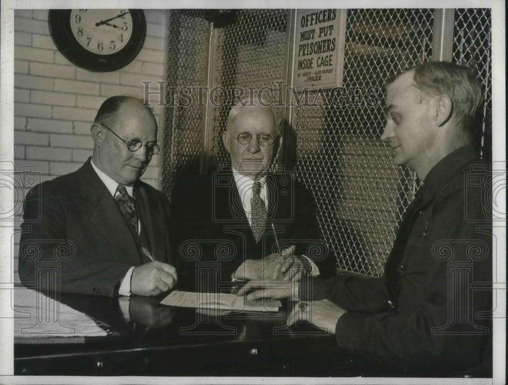 1933 Sidney T Graves, Bailiff Clark Reeder, Sheriff George McCarthy - Historic Images