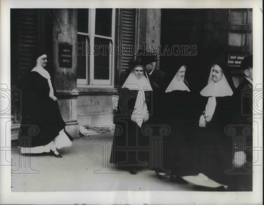 1939 Press Photo 4 Nuns Among Survivors After Destruction of Dutch Liner - Historic Images