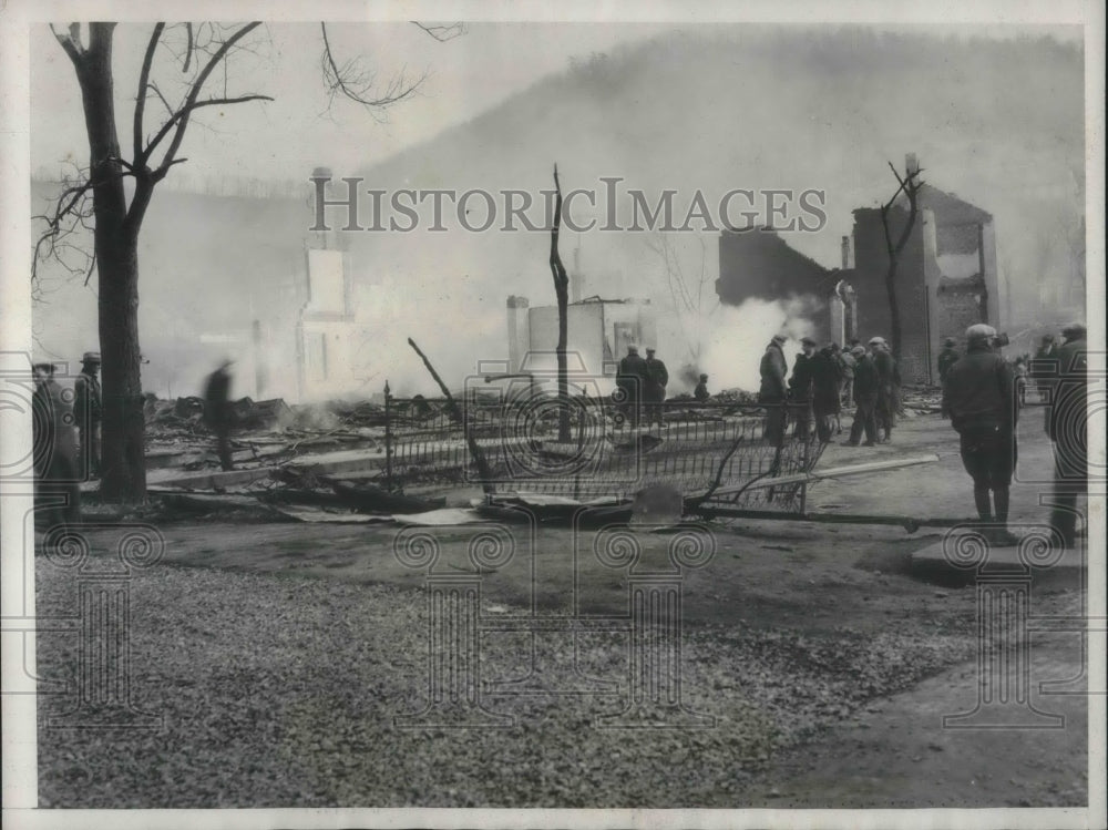 1931 Press Photo Fire Swept Through Mining Town Hopwell PA Leaving 100 Homeless - Historic Images