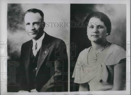 1935 Press Photo Mr. & Mrs. Ike Graves were forced by bandits to open safe in KS - Historic Images
