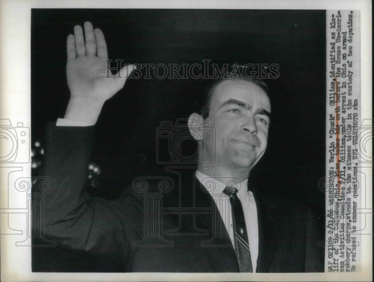 1966 Press Photo Verlin "Chuck" Gilliam Takes Oath in Armed Robbery Trial - Historic Images