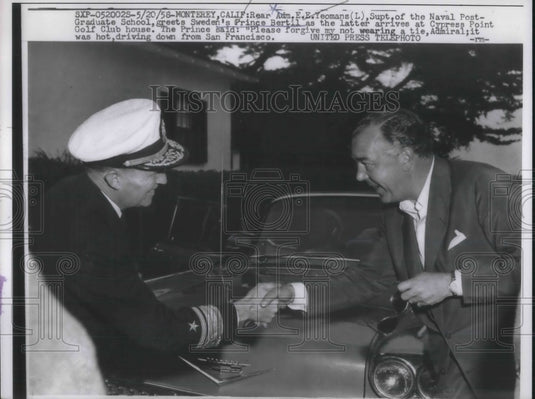 1958 Rear Adm. E.E> Yeomans greets Sweden's Prince Bertil - Historic Images