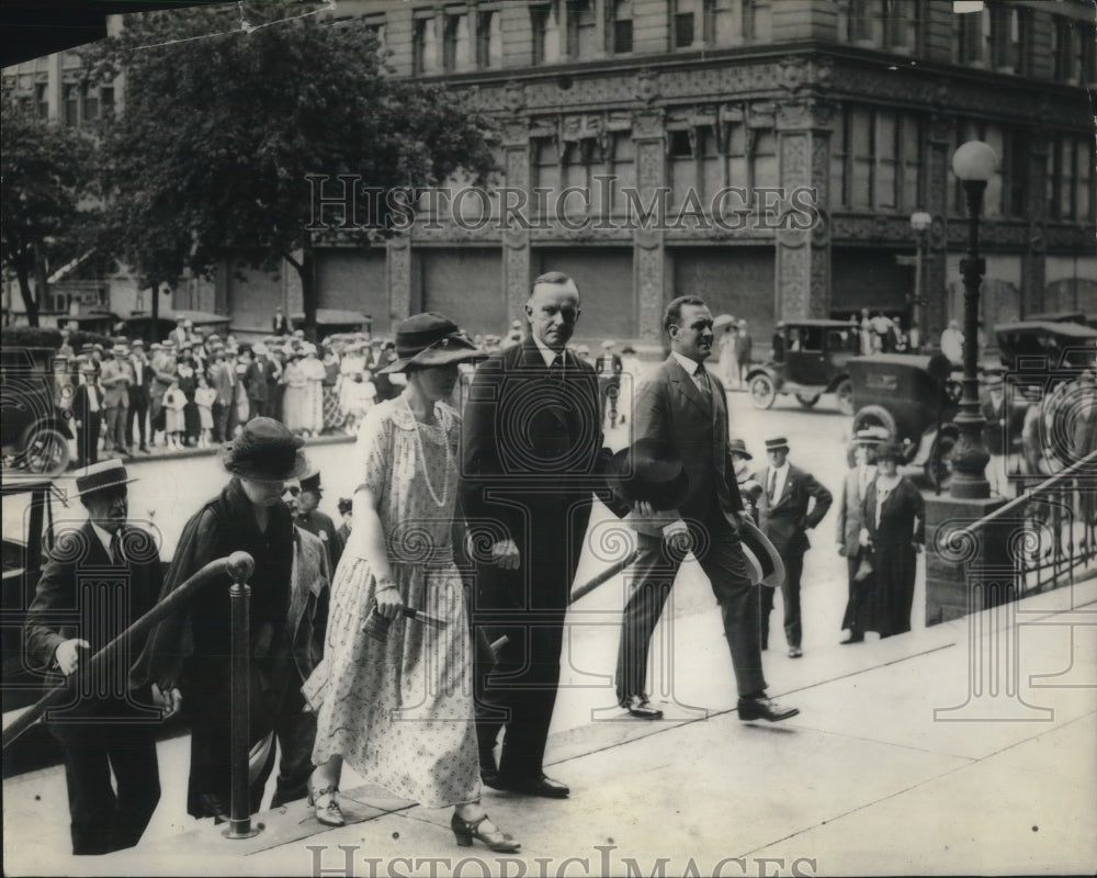 1923 Press Photo President &amp; Mrs Coolidge arrive at D.C. church - nec37189 - Historic Images