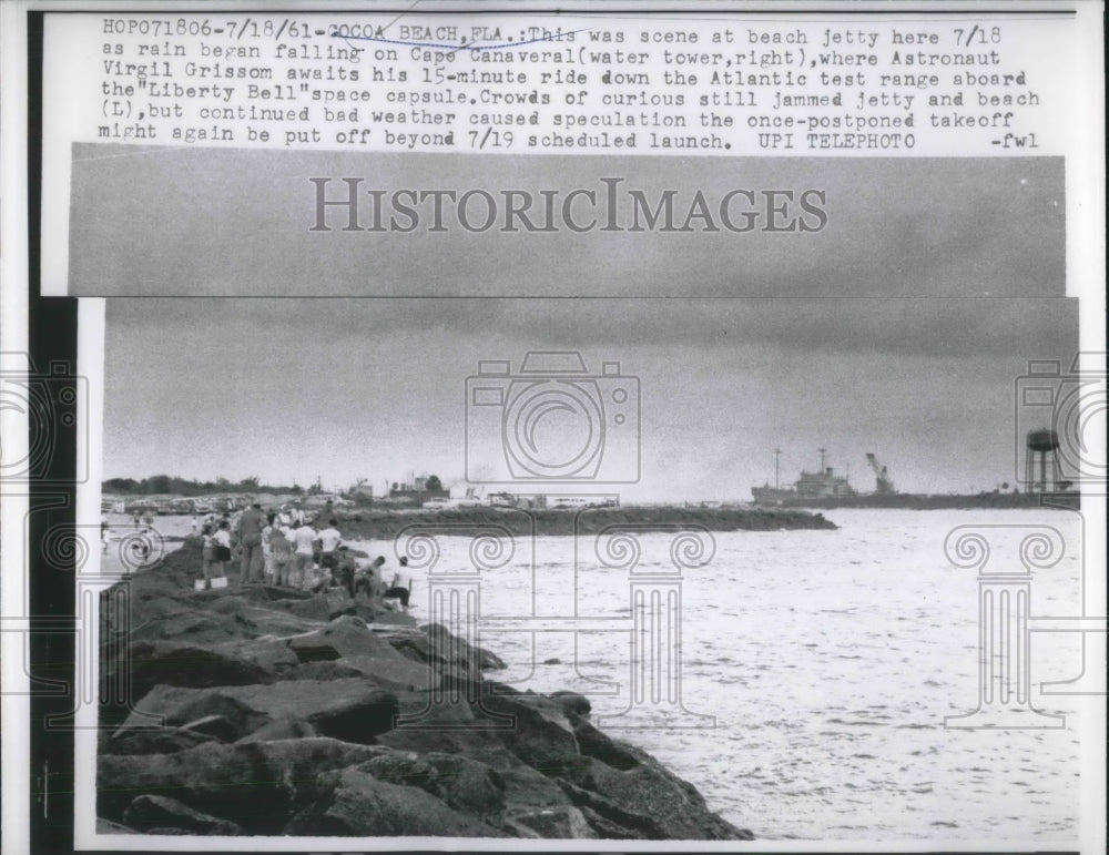 1961 Crowds on Jetty Where Astronaut Virgil Grissom Liberty Bell - Historic Images