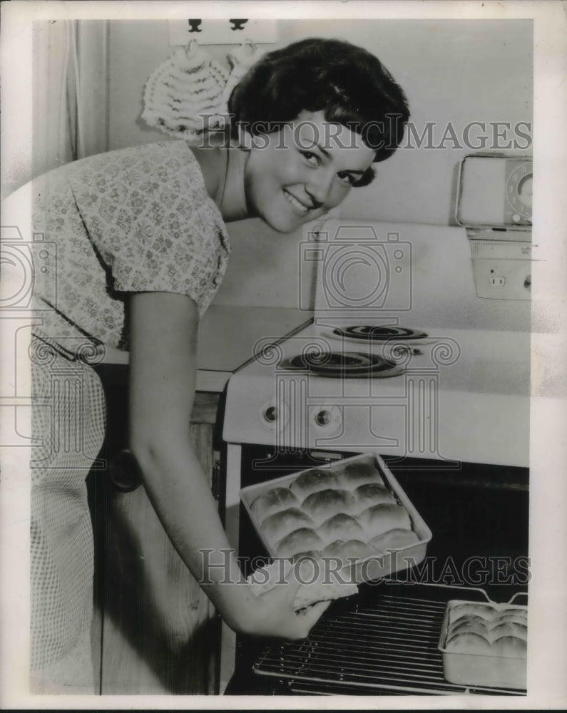 1962 Press Photo Prize Winning Parker House Rolls - Historic Images