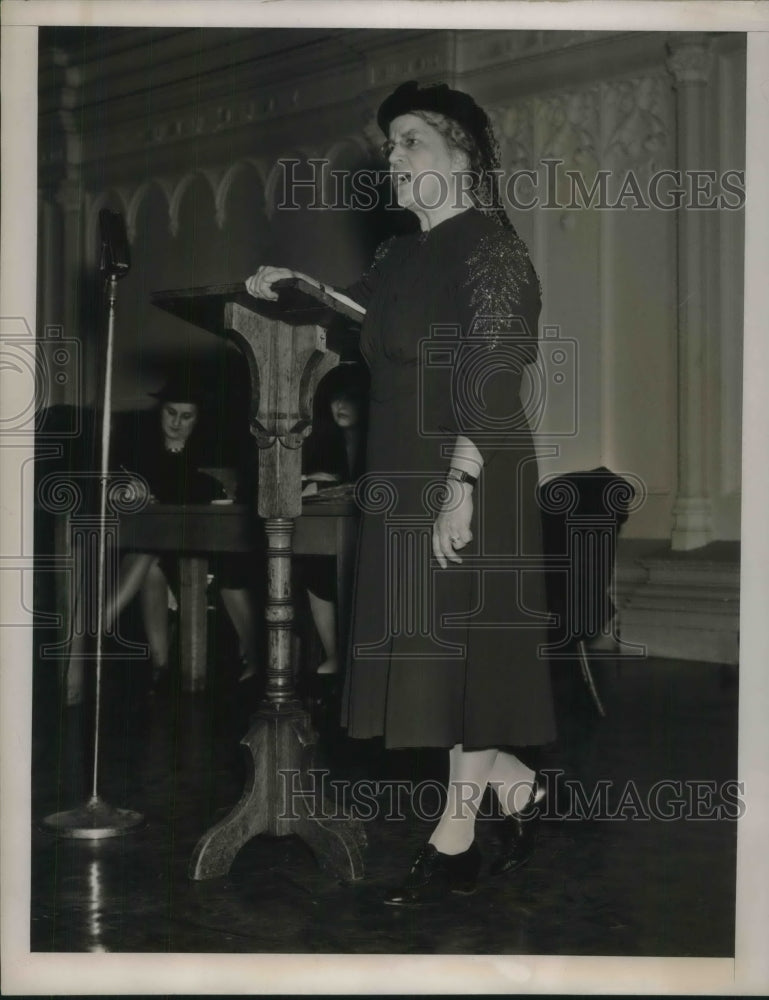 1939 Press Photo Miss Nargaret C Holmes, Kindegarten director in NYC - nec37286 - Historic Images