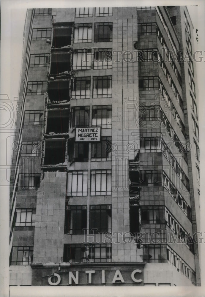 1941 Press Photo Skyscraper in Mexico City weakened by earthquake - Historic Images