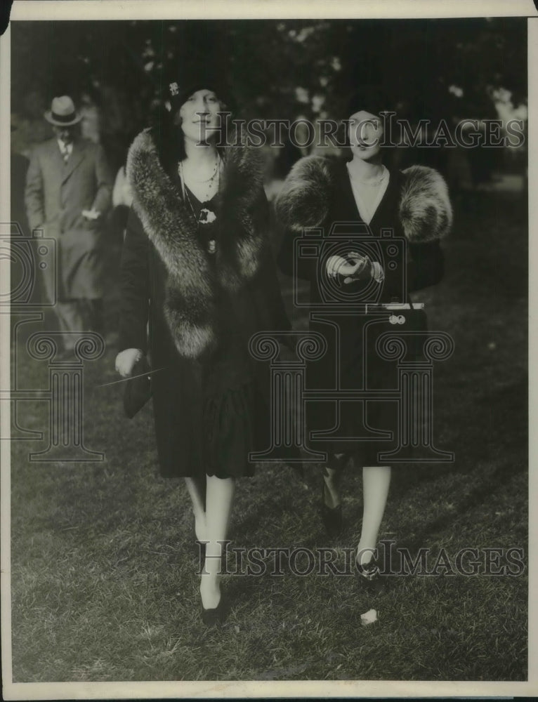 1928 Press Photo Mrs. R.T. Stone and Mrs. George La Branche at the United Hunts - Historic Images