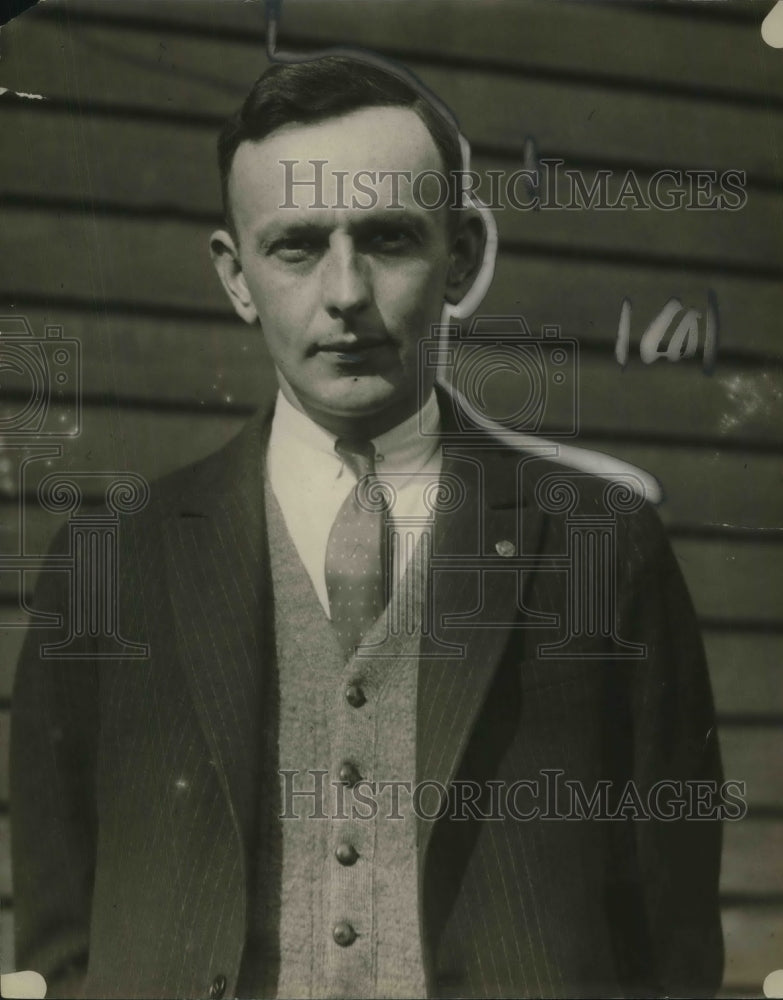 1925 Press Photo P.H. Fulstow Looking Serious-Historic Images