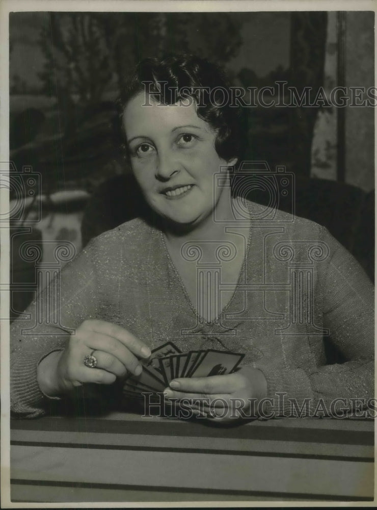 1933 Press Photo Mrs Edna M Downey Playing Cards - Historic Images