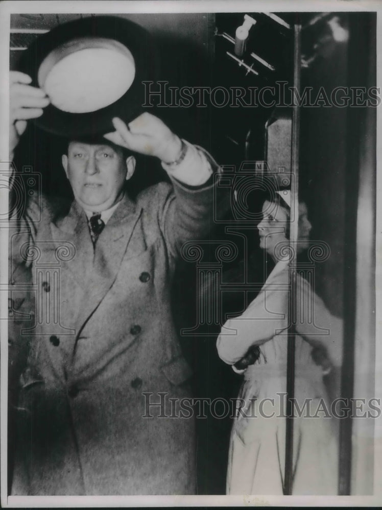 1937 Press Photo Bodyguard of J. P. Morgan, Financier - Historic Images