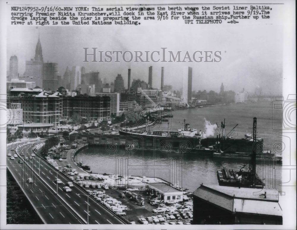 1960 Press Photo Aerial View Of Berth Where Soviet Liner Baltik Carrying-Historic Images