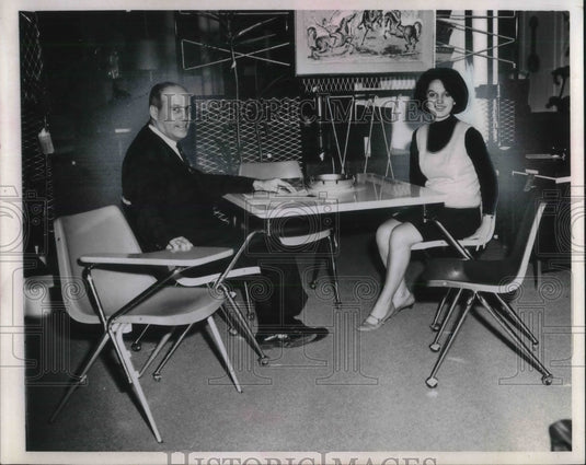 1967 Press Photo Herbert's Business Furniture John Herbert President, Lenore - Historic Images