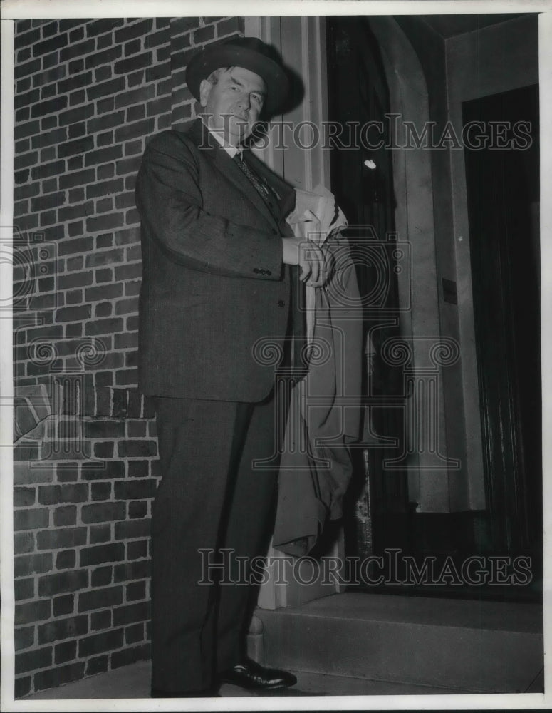 1941 Press Photo Chief Justice of Supreme Court Harl F Stone at His Home - Historic Images