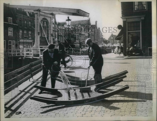1960 Alkmaar Cheese Market - Historic Images