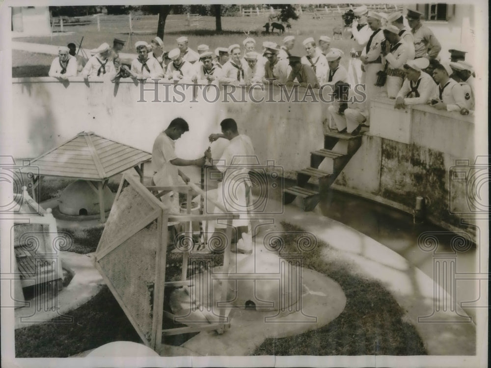 1936 Press Photo Dinner time in Siam - Historic Images