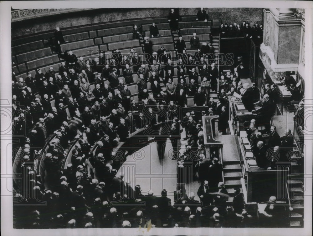 1935 Laval Wins First Round in Battle to Save Franc in Paris - Historic Images