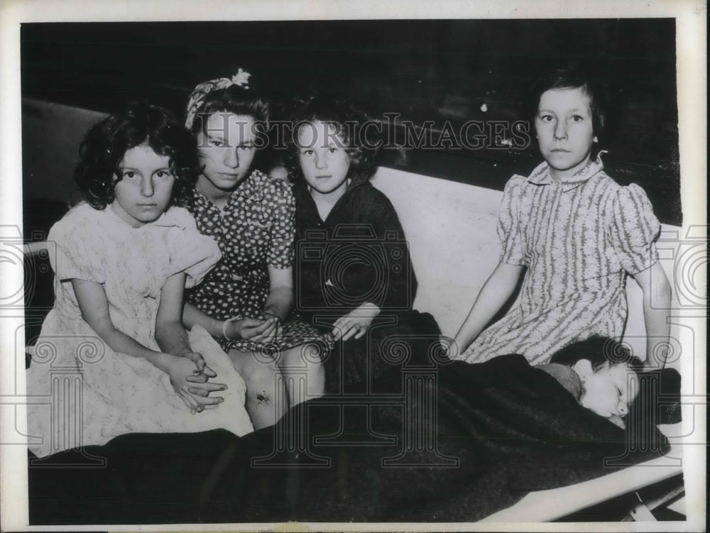 1943 Press Photo Flood victims at Omaha Shelter. - Historic Images