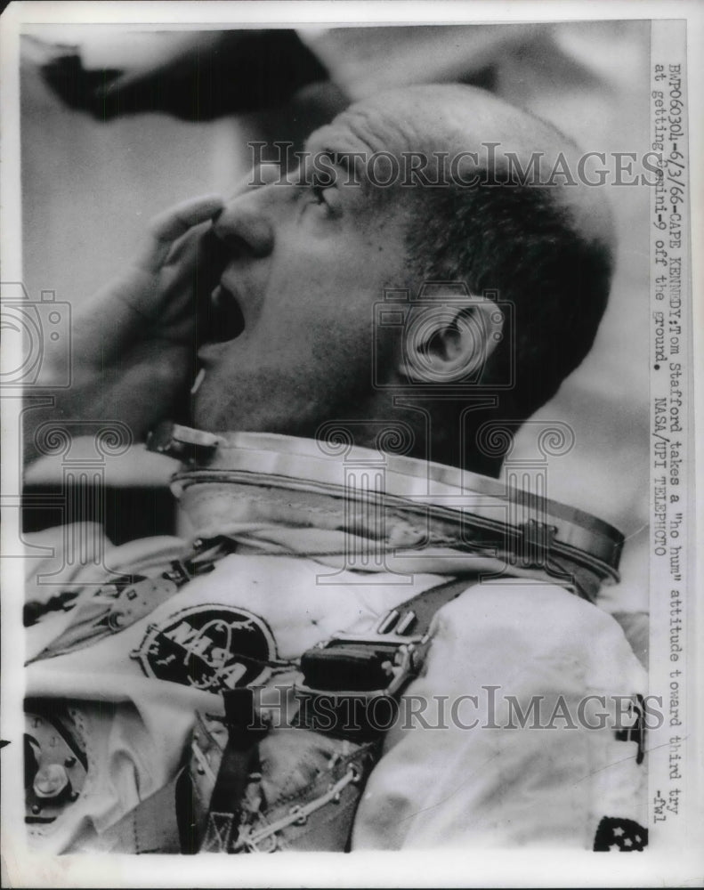 1966 Press Photo Tom Stafford gives ho-hum on third try of Gemini-9-Historic Images