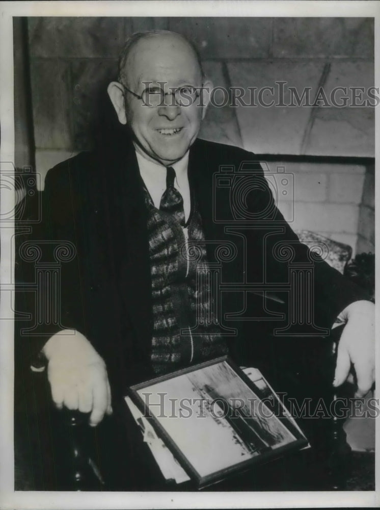 1940 Press Photo Cleveland, Charles Owen 1st auto sold in US - nec38674 - Historic Images