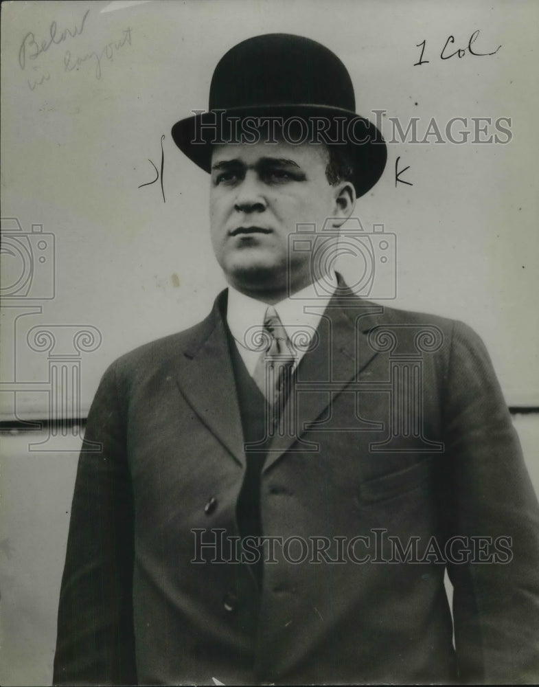 1918 Press Photo The Man wearig Black hat - Historic Images
