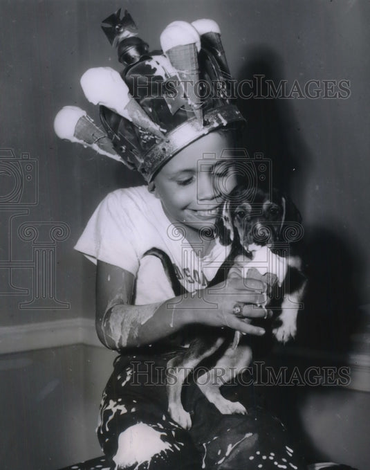 1955 Dana Sanderson crowned happiest boy of 1955. Roosevelt Hotel. - Historic Images