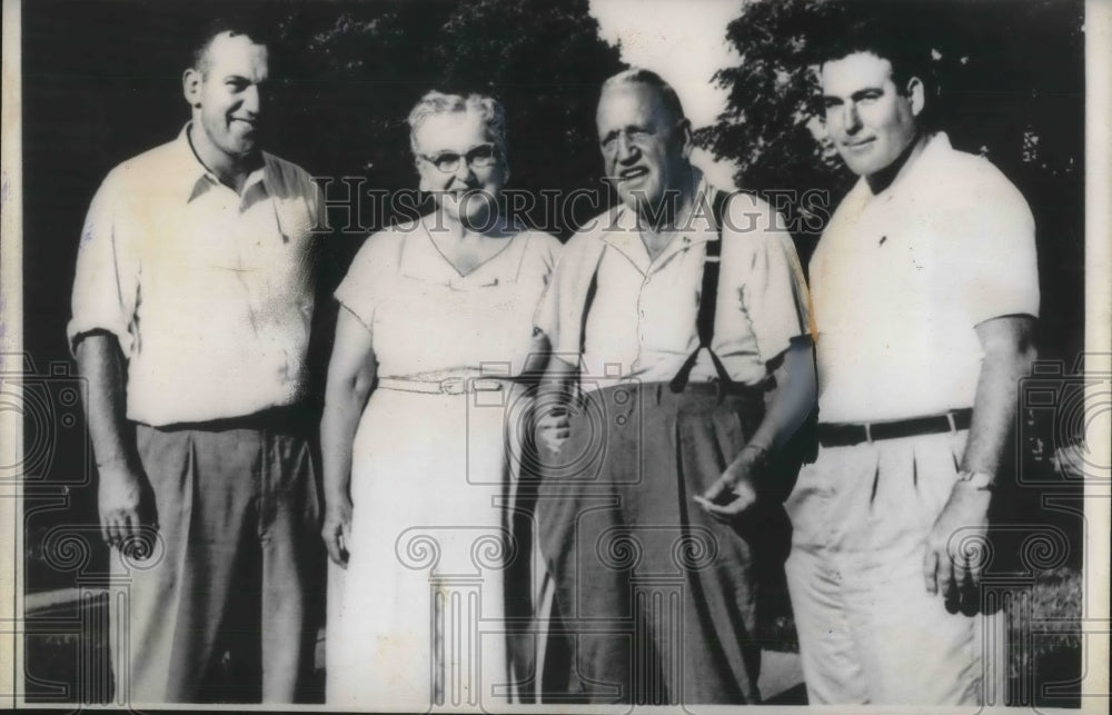 1959 Press Photo Roswell Garst family may have Soviet Premier Khrushchev visit - Historic Images