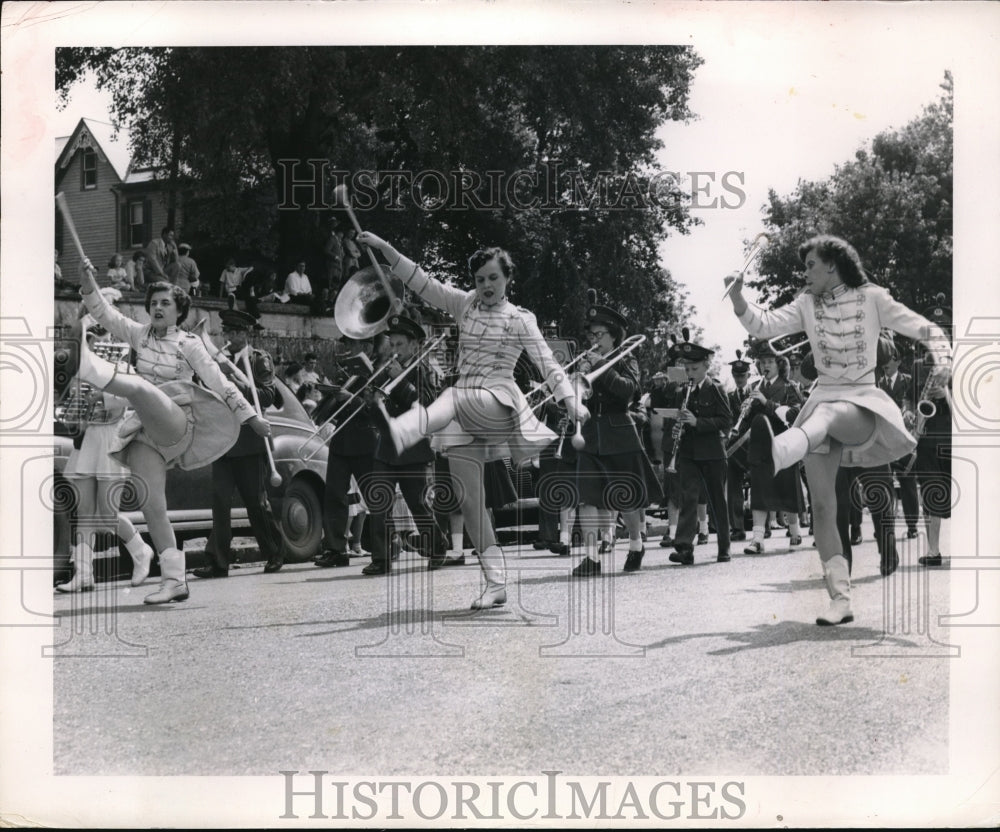 1958 Press Photo School Children at Parade. - Historic Images